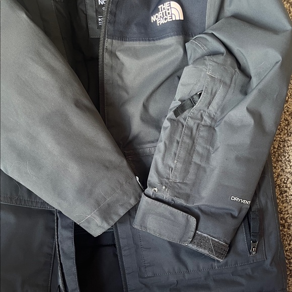 The North Face Kids' Insulated Ski Jacket - Picture 5 of 9